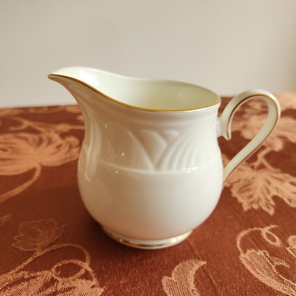 LenoxGolden Sand Dune sugar and creamer set - Picture 4 of 6